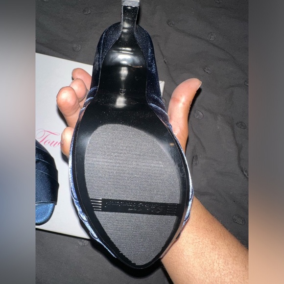 NWT Lulu Townsend Silk High Heeled Shoe in Navy Blue SIZE 9 - Picture 3 of 7